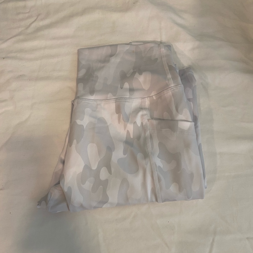 Buff bunny leggings size small